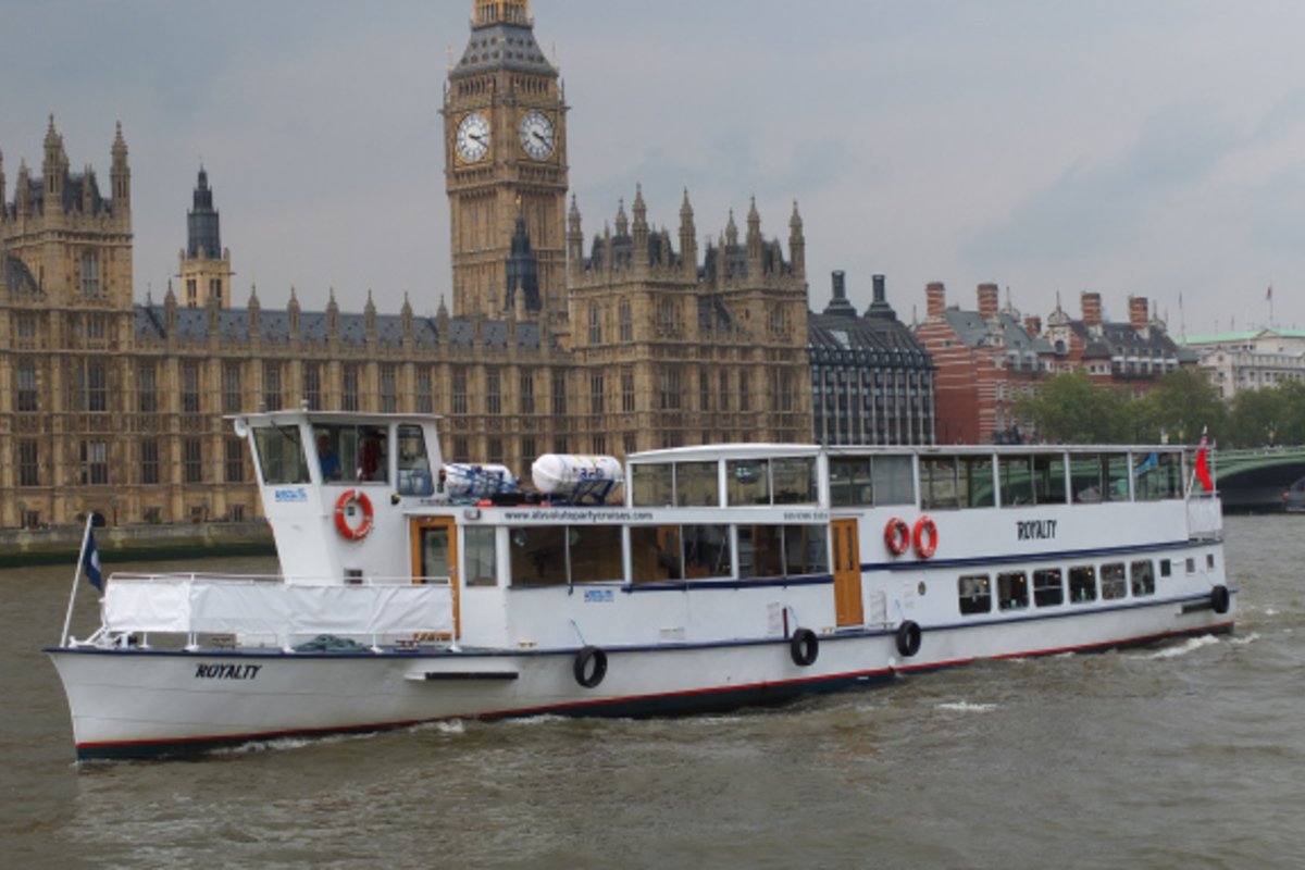 thames yacht cruises