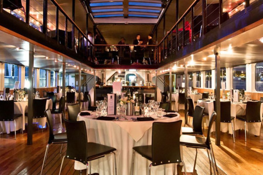 Seated meal, round tables - Jewel of London 