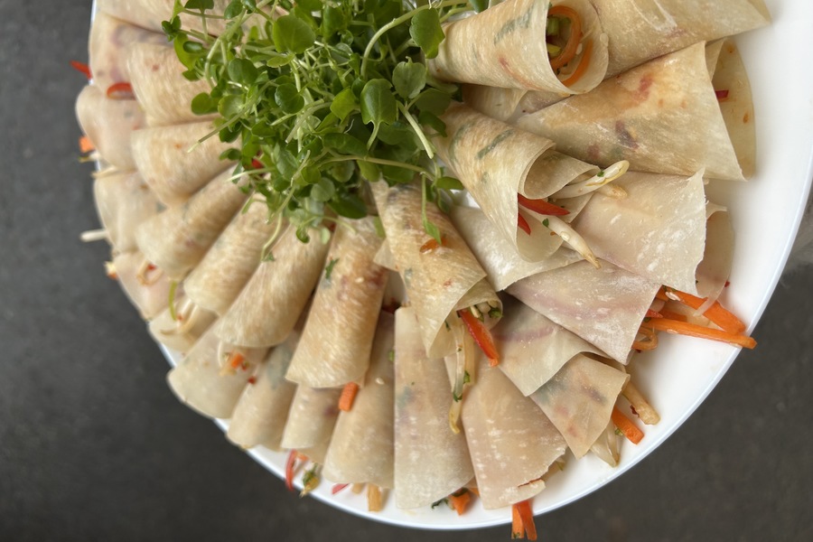 Hoisin & Herb Smoked Chicken Pancake • Crunchy vegetables (DF)
