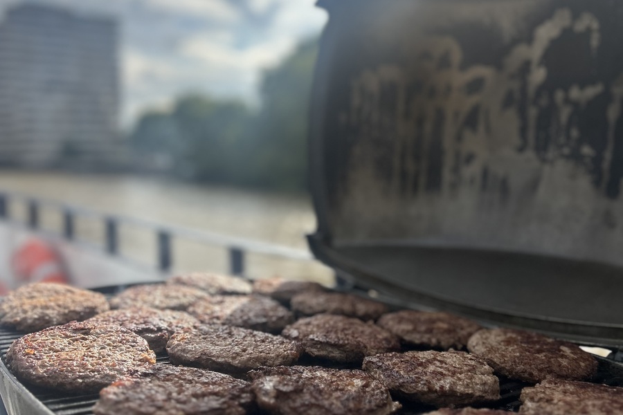 BBQ - Homemade 8oz Beef Burgers 