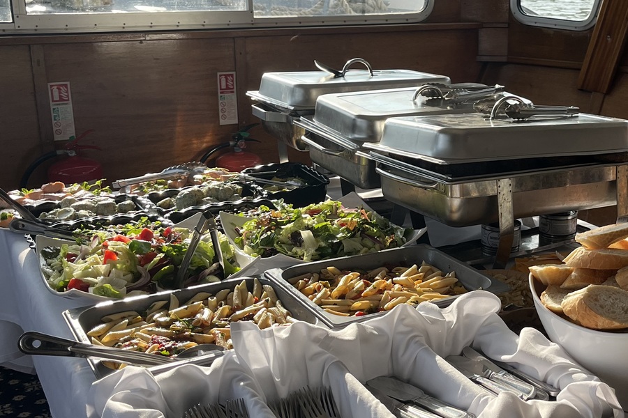 Hot Lunch Buffet 