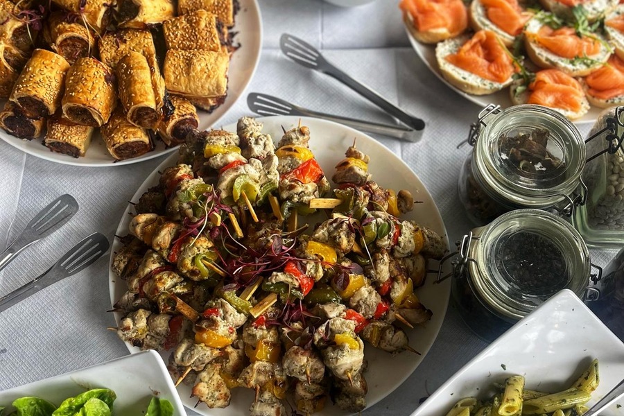 Bottomess Brunch Buffet 