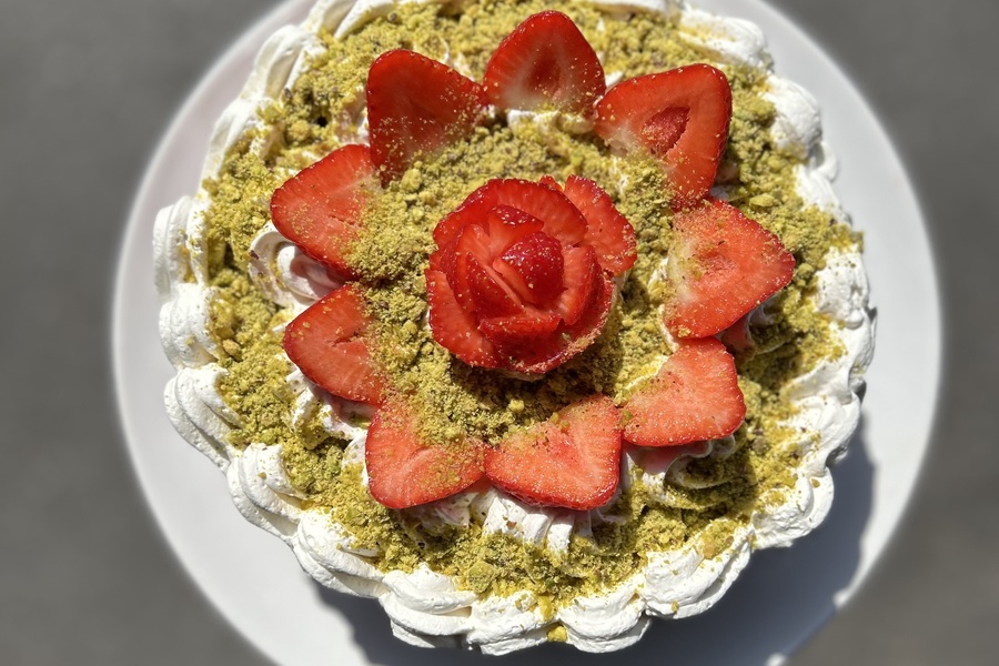 Greek Pistachio Yogurt Cake