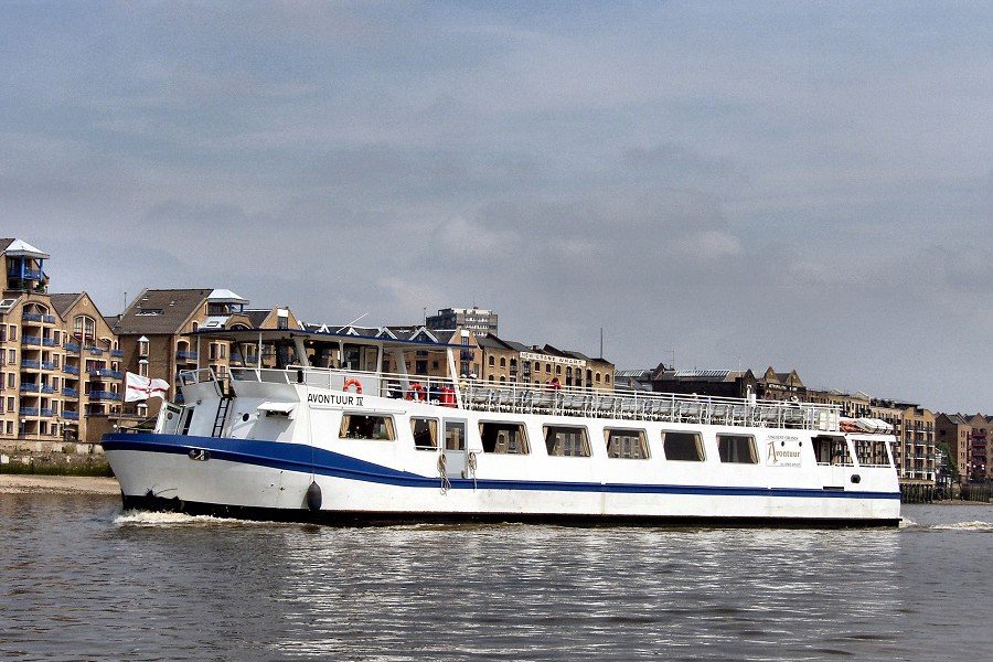 Avontuur, Capacity 180