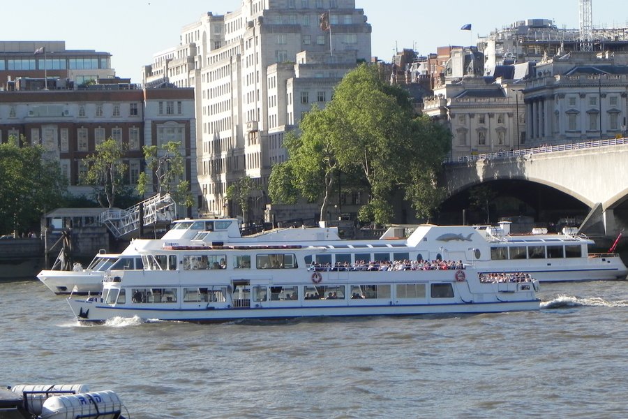 London Rose, Capacity 120